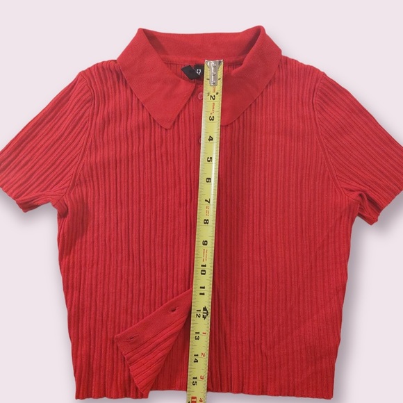💝(3/$25) H&M Ribbed Collared Short Sleeve Red Top - Picture 5 of 6